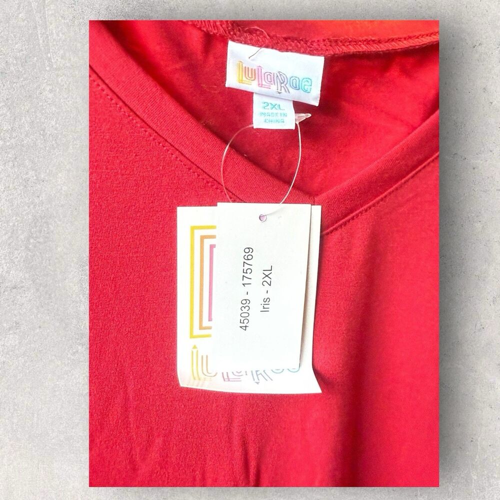 LuLaRoe Iris Size 2XL Solid Red NWT HTF unicorn - Picture 2 of 5